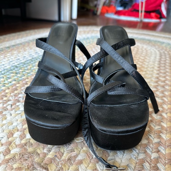 Poster Grl Dolls Kill strappy platform sandal size 11 - Picture 5 of 5